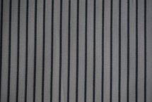 Coupon - Witte poplin katoen met donkere strepen (40 x 155 cm)