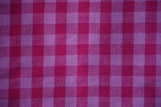 Coupon - poplin katoen met roze grove ruit (70 x 150 cm) Coupon - poplin katoen met roze grove ruit (70 x 150 cm)